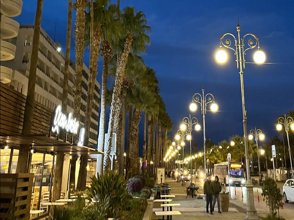 FINIKOUDES PROMENADE