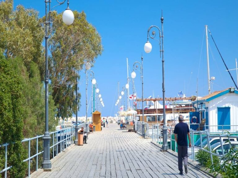 Larnaca Marina - Cyprus Tourist Guide