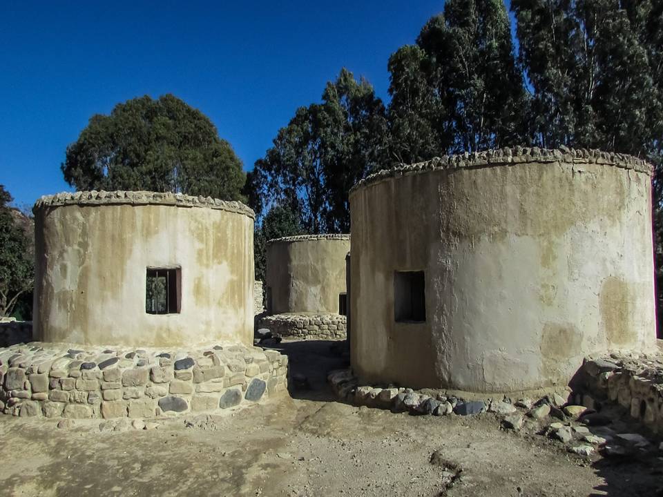 ROUND HOUSES CHOIROKOITIA